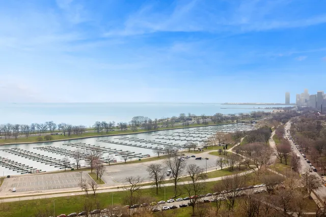$489,000 | 330 West Diversey Parkway, Unit 2108, Chicago, IL 60657