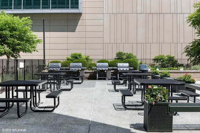 $489,000 | 330 West Diversey Parkway, Unit 2108, Chicago, IL 60657