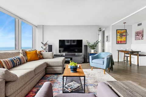 $489,000 | 330 West Diversey Parkway, Unit 2108, Chicago, IL 60657