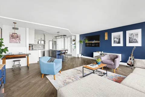 $489,000 | 330 West Diversey Parkway, Unit 2108, Chicago, IL 60657