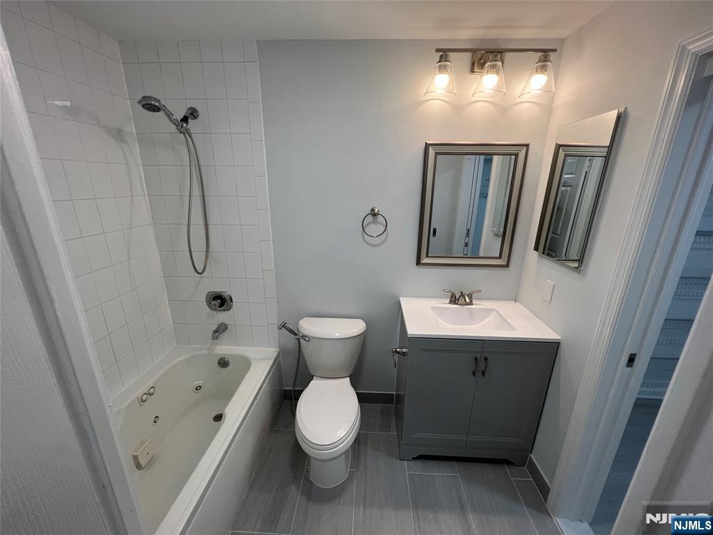 404 Williams Edgewater, NJ 07020 - Photo 9 of 17 Gallery Image 9