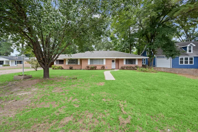 $1,400 | 205 Taft Avenue, Cleveland, TX 77327