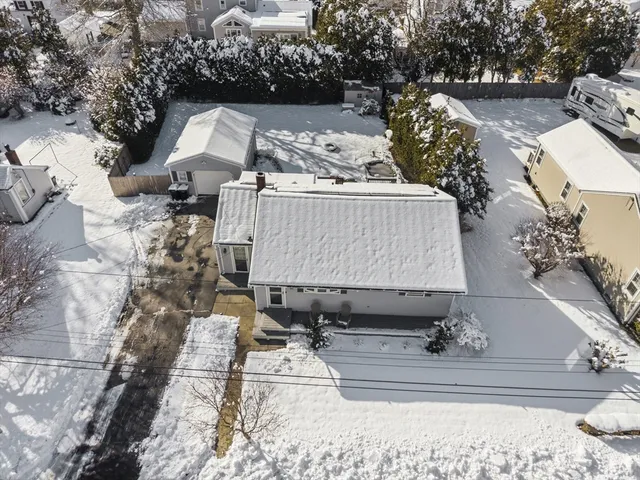 $428,000 | 69 Coggeshall Street, Dartmouth, MA 02747