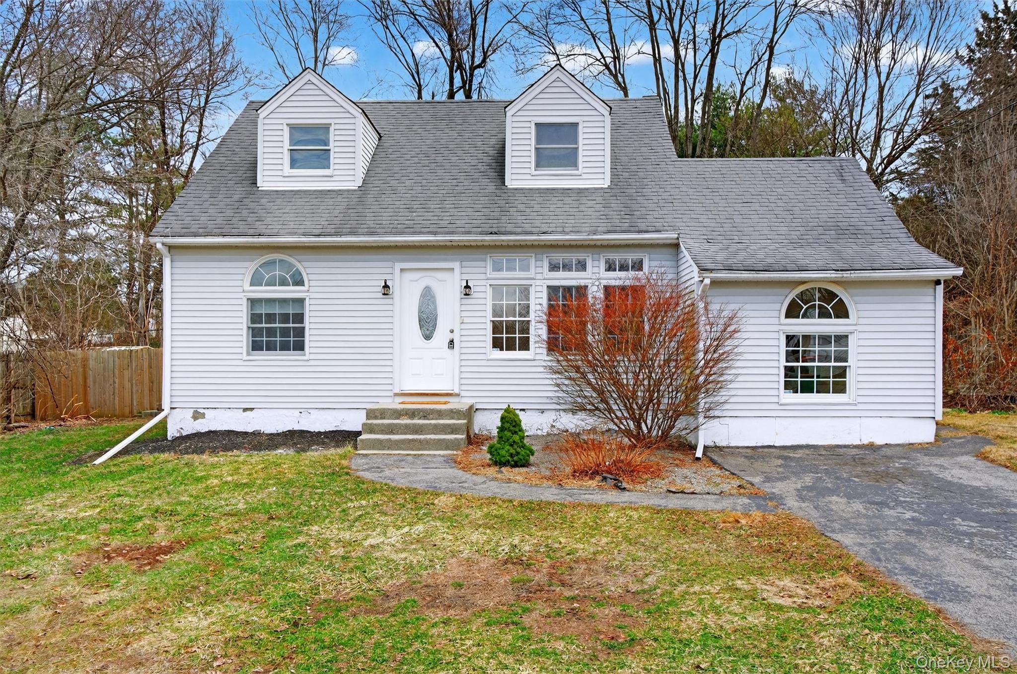 19 Cayuga Drive Wappingers Falls, NY 12590 - Photo 1 of 29
