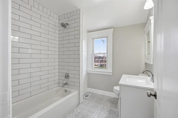 $214,900 | 352 East Goulson Avenue, Hazel Park, MI 48030