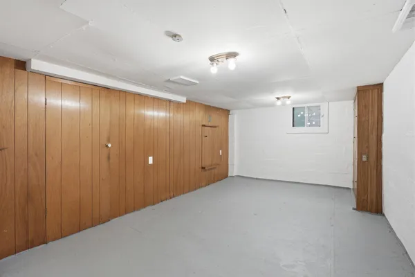 $224,900 | 352 East Goulson Avenue, Hazel Park, MI 48030