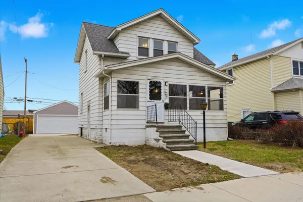 $224,900 | 352 East Goulson Avenue, Hazel Park, MI 48030