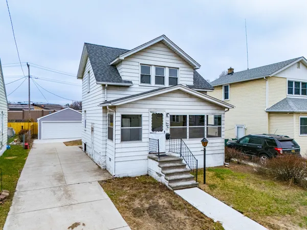 $224,900 | 352 East Goulson Avenue, Hazel Park, MI 48030