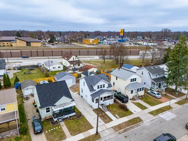 $224,900 | 352 East Goulson Avenue, Hazel Park, MI 48030