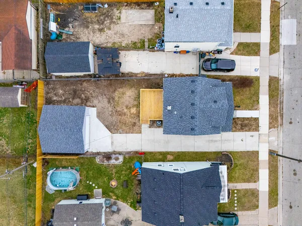 $224,900 | 352 East Goulson Avenue, Hazel Park, MI 48030