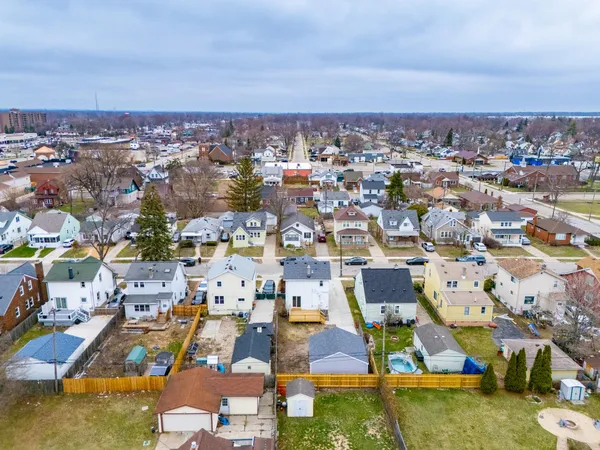 $224,900 | 352 East Goulson Avenue, Hazel Park, MI 48030