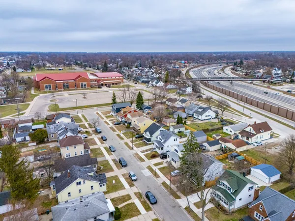$214,900 | 352 East Goulson Avenue, Hazel Park, MI 48030