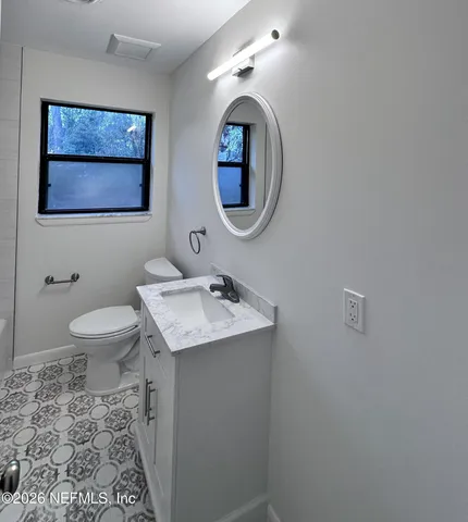 a bathroom with a tub