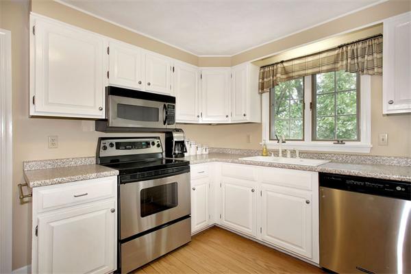 12 Windemere Drive Acton, MA 01720 - Photo 3 of 27