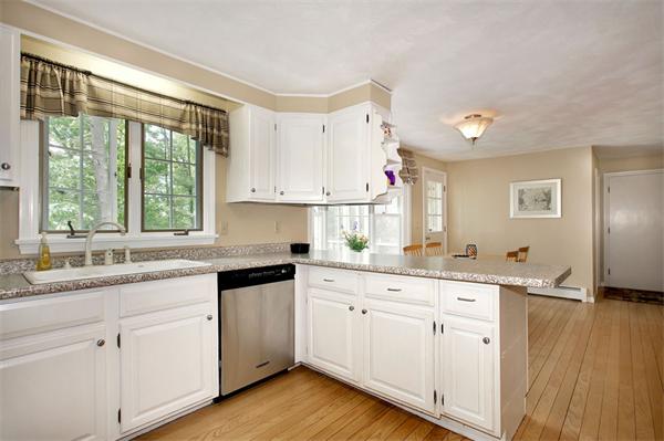 12 Windemere Drive Acton, MA 01720 - Photo 4 of 27