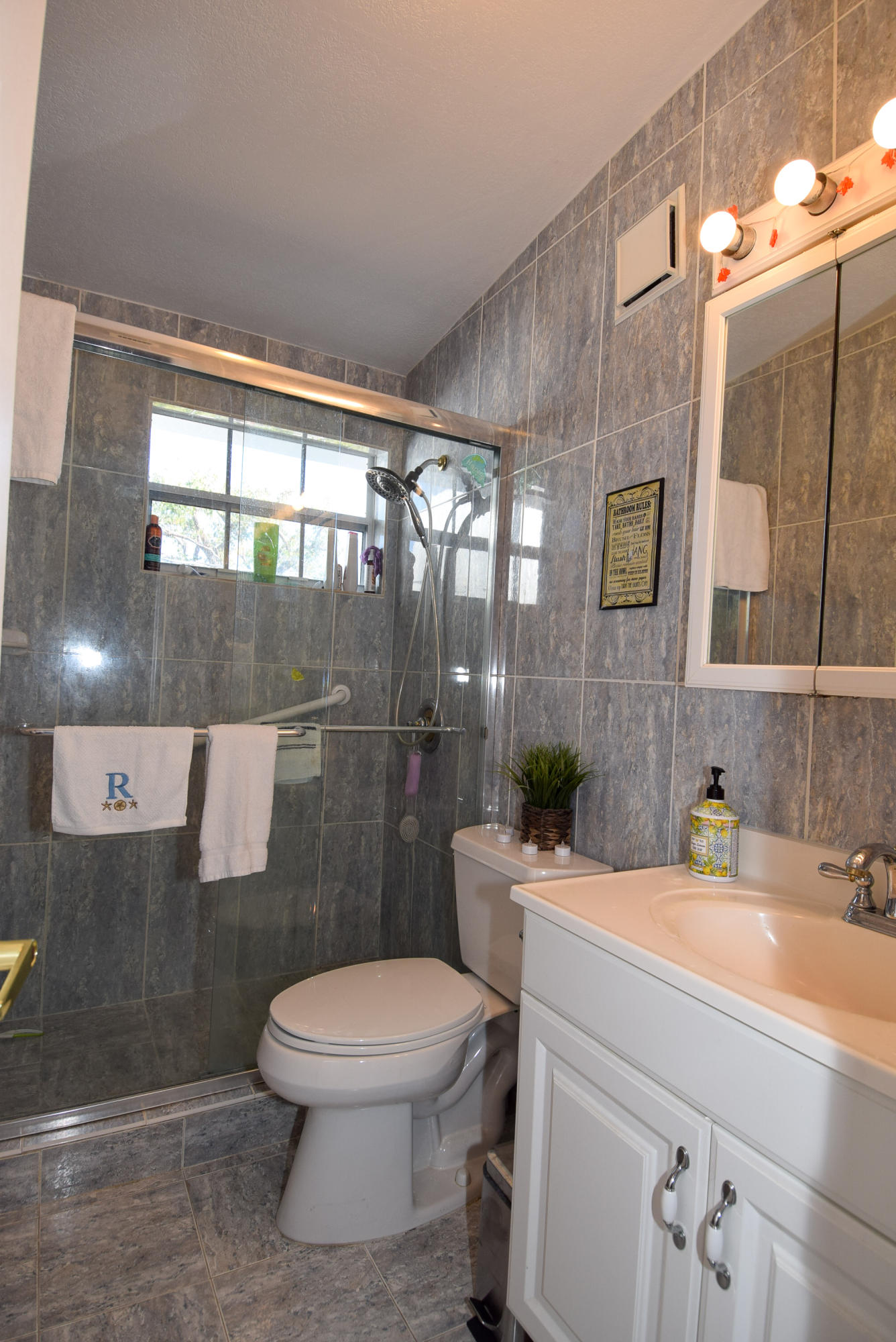 419 3rd Street Key Largo, FL 33037 - Photo 22 of 40 DSC_0411