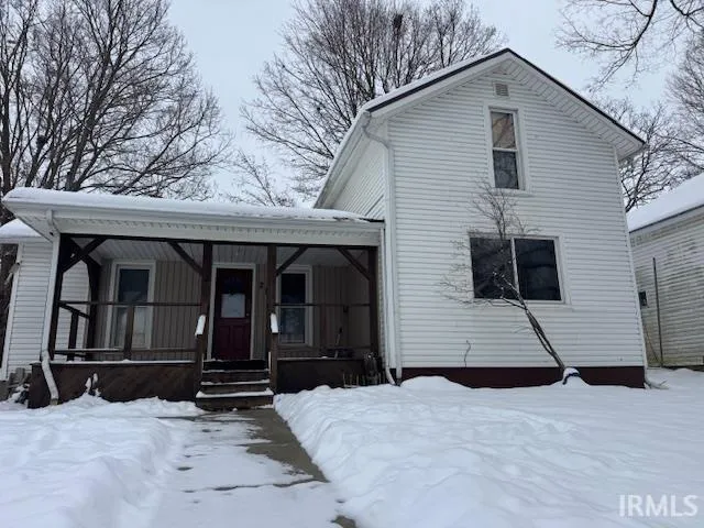 $179,000 | 215 South Albany Street, Wolcottville, IN 46795