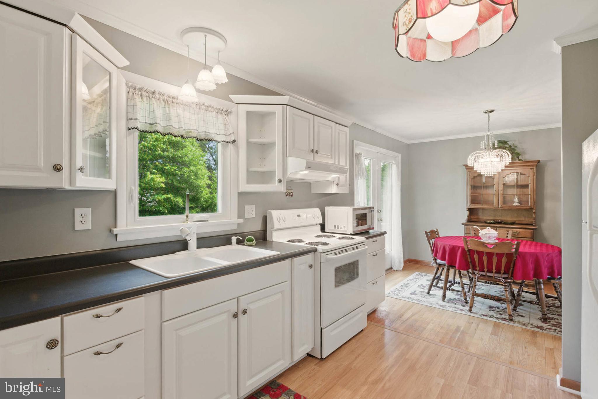 111 Trevanion Road Taneytown, MD 21787 - Photo 14 of 28 HUGE COUNTER SPACE