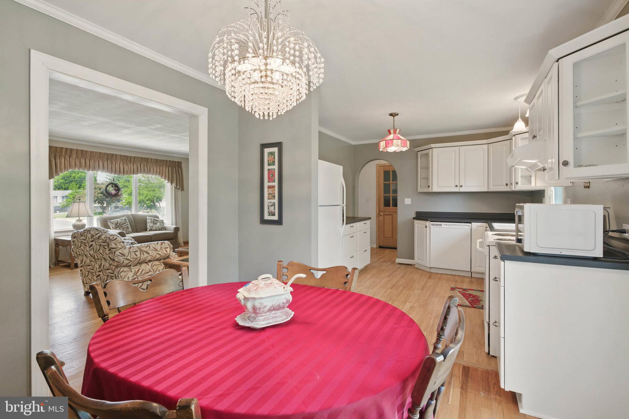 111 Trevanion Road Taneytown, MD 21787 - Photo 10 of 28 TONS OF NATURAL LIGHT