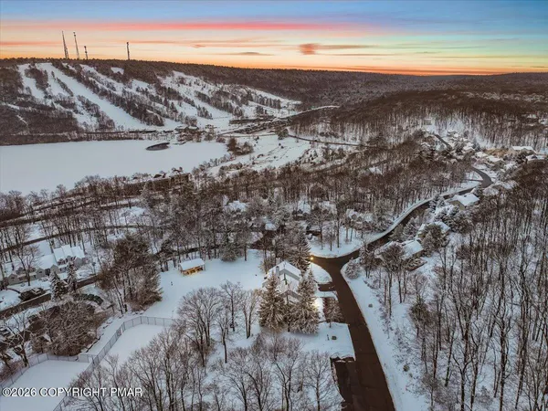 $449,000 | 22 Mountainwoods Drive, Lake Harmony, PA 18624