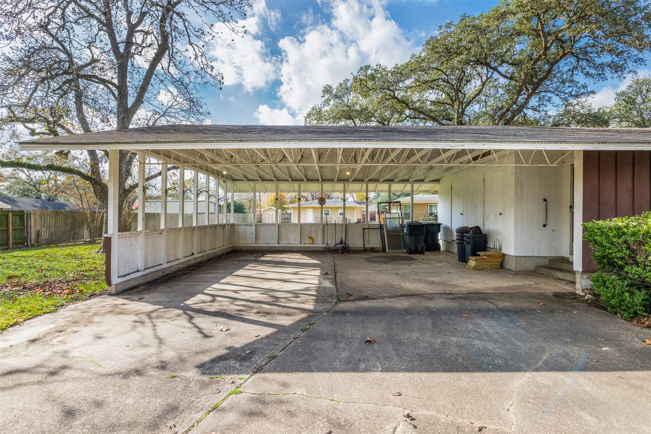 323 Harbert Street Columbus, TX 78934 - Photo 24 of 27