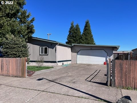 4951 Morely Loop Eugene, OR 97402 - Photo 1 of 11 Gallery Image 1