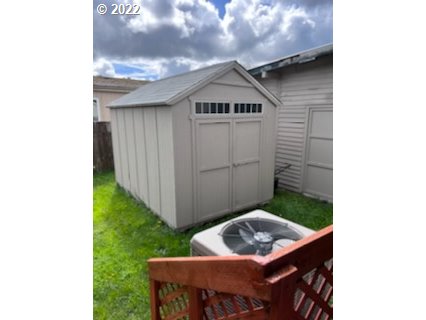 4951 Morely Loop Eugene, OR 97402 - Photo 10 of 11 Gallery Image 10
