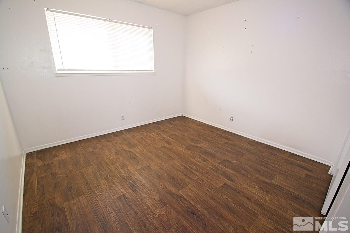 1131 Parkview Street Reno, NV 89502 - Photo 4 of 6 an empty room with a window