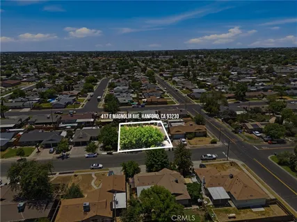 $315,000 | 417 East Magnolia Avenue, Hanford, CA 93230