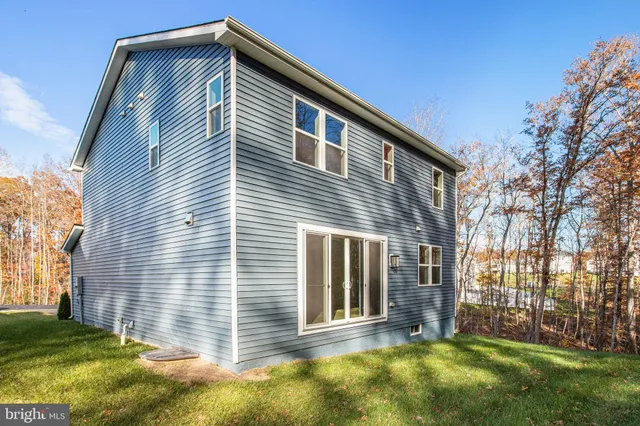 a front view of house with yard