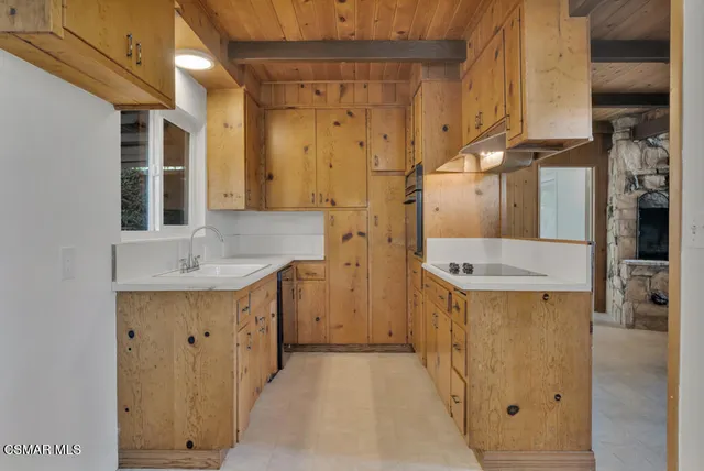 $2,095,000 | 370 Lower Lake Road, Westlake Village, CA 91361