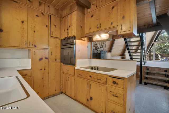 $2,095,000 | 370 Lower Lake Road, Westlake Village, CA 91361