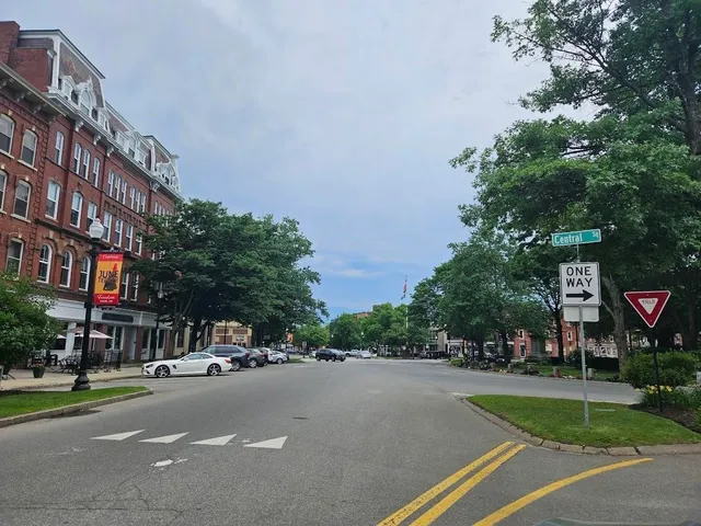 $1,450 | 10-12 Vernon Street, Unit 202, Keene, NH 03431