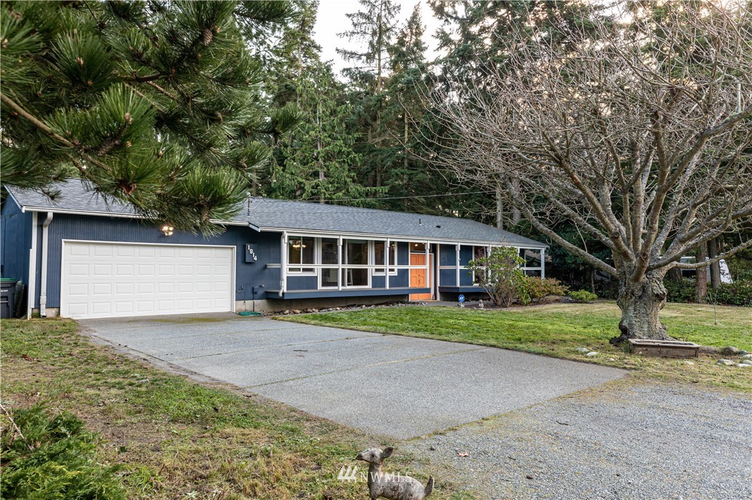 1914 Island View Road Oak Harbor, WA 98277 - Photo 1 of 25 Gallery Image 1