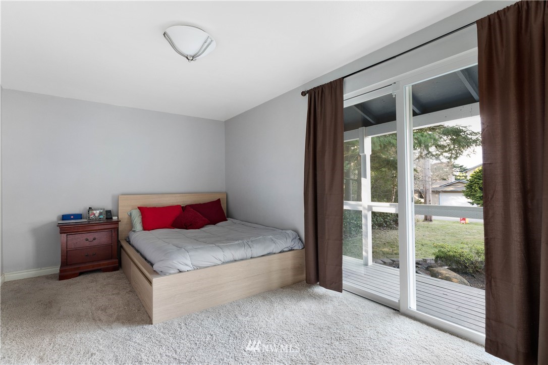 1914 Island View Road Oak Harbor, WA 98277 - Photo 13 of 25 Gallery Image 13