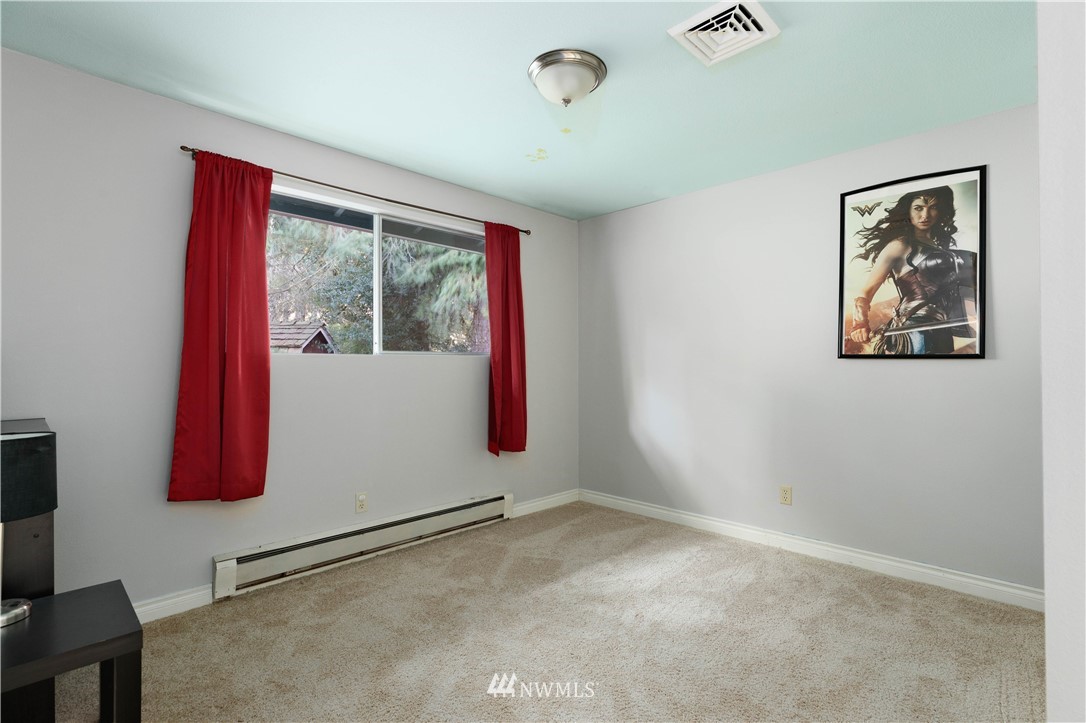 1914 Island View Road Oak Harbor, WA 98277 - Photo 17 of 25 Gallery Image 17