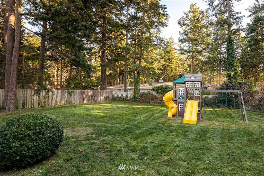 1914 Island View Road Oak Harbor, WA 98277 - Photo 21 of 25 Gallery Image 21