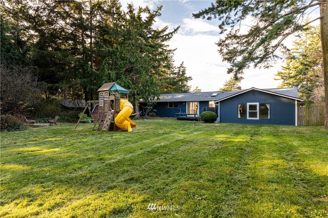 1914 Island View Road Oak Harbor, WA 98277 - Photo 23 of 25 Gallery Image 23