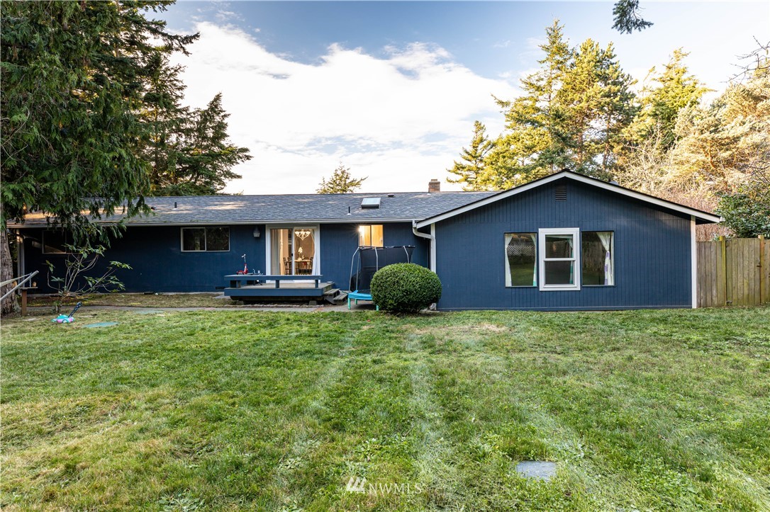 1914 Island View Road Oak Harbor, WA 98277 - Photo 24 of 25 Gallery Image 24