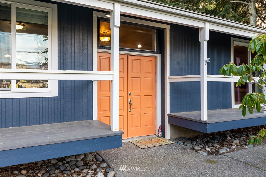 1914 Island View Road Oak Harbor, WA 98277 - Photo 4 of 25 Gallery Image 4