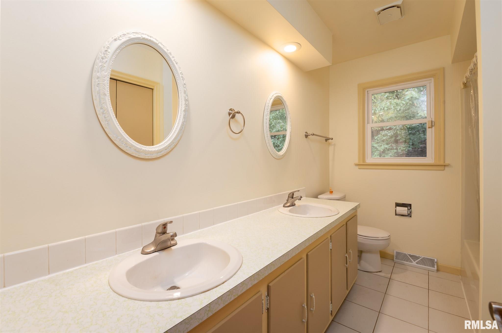 109 North Rolff Street Davenport, IA 52804 - Photo 10 of 15 Gallery Image 10