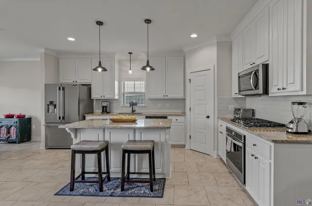 $300,000 | 11589 Hideaway Street, Denham Springs, LA 70726