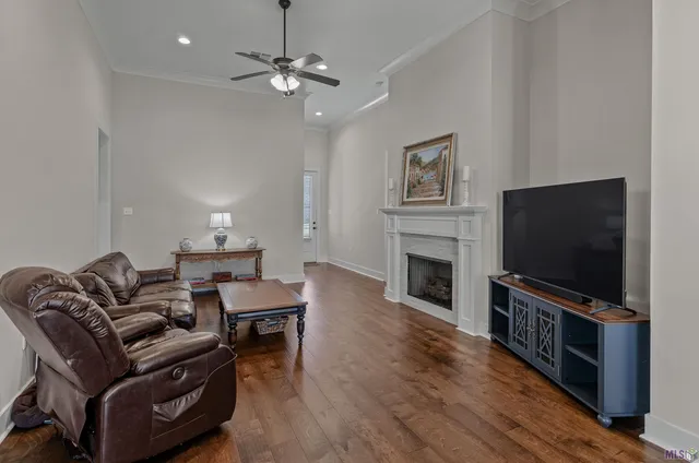 $300,000 | 11589 Hideaway Street, Denham Springs, LA 70726