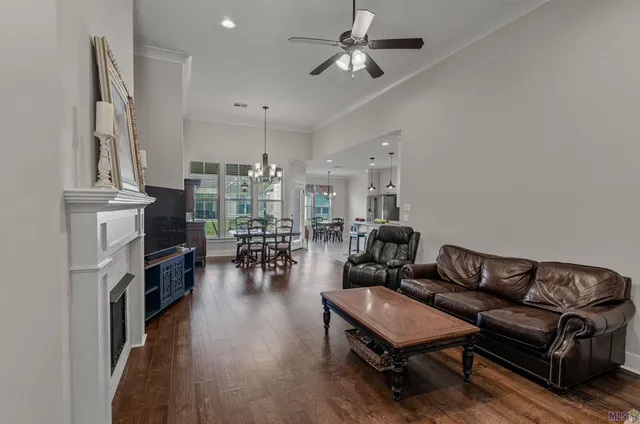 $300,000 | 11589 Hideaway Street, Denham Springs, LA 70726