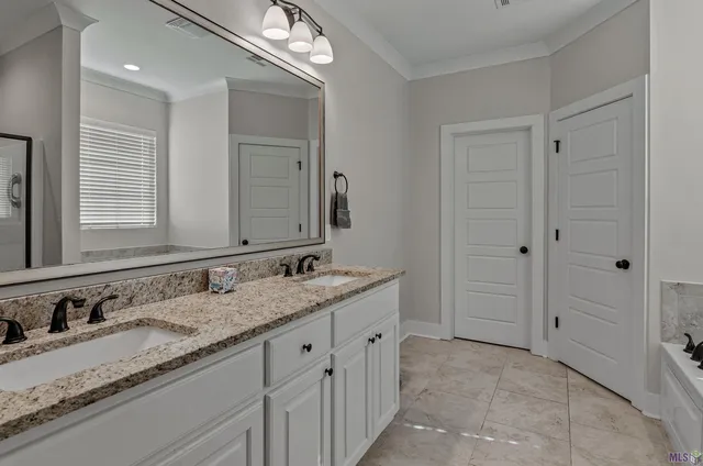 $300,000 | 11589 Hideaway Street, Denham Springs, LA 70726