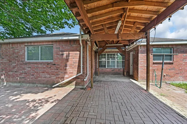 $1,600 | 5518 Rio Ramos Street, Rosharon, TX 77583