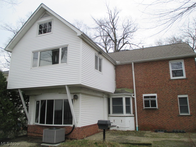 2534 Milton Road Cleveland, OH 44118 - Photo 19 of 25 Gallery Image 19