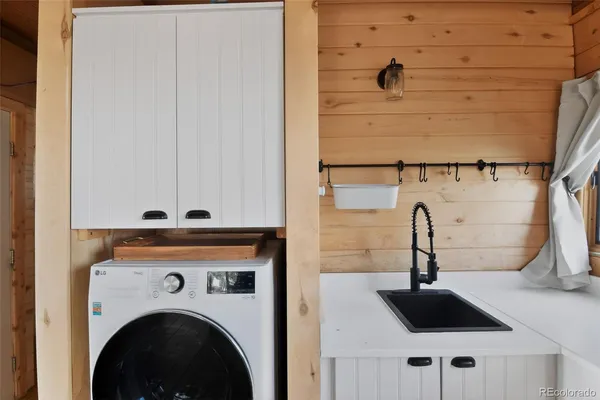 a view of washer and dryer