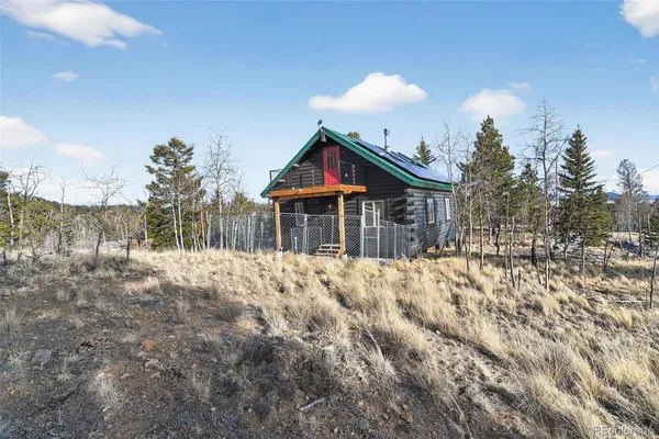 a front view of house with yard