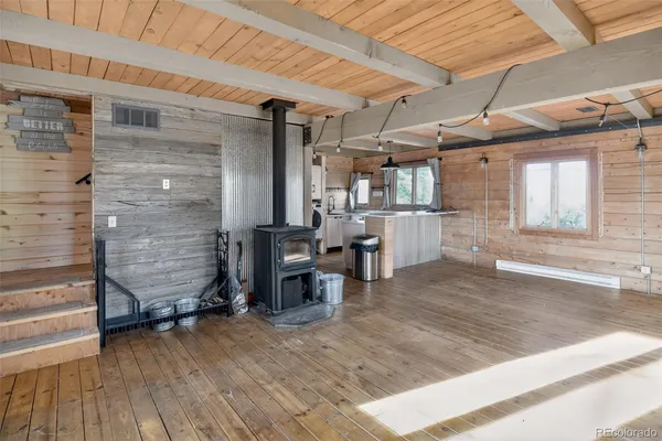 a view of a storage & utility room